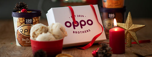 Oppo Brothers Geschenkbox mit Eiskugeln und Kerzen