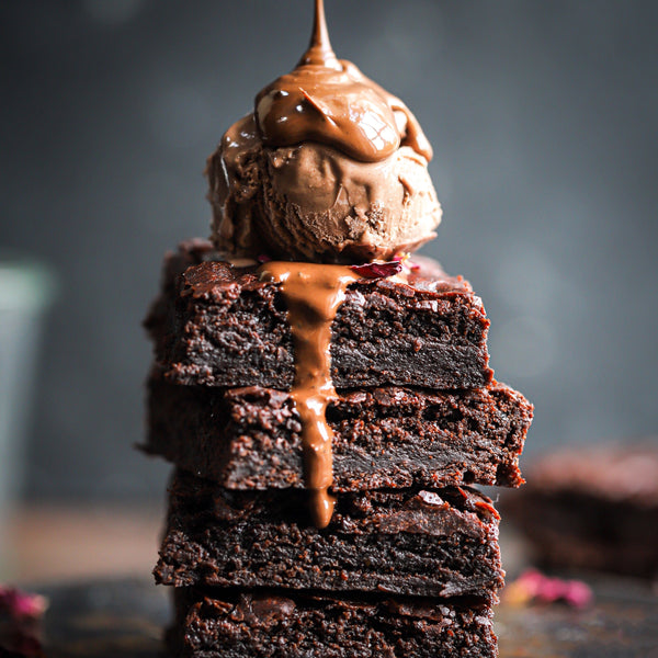 Recette : Brownies à la framboise et à la rose avec la glace Oppo Brothers